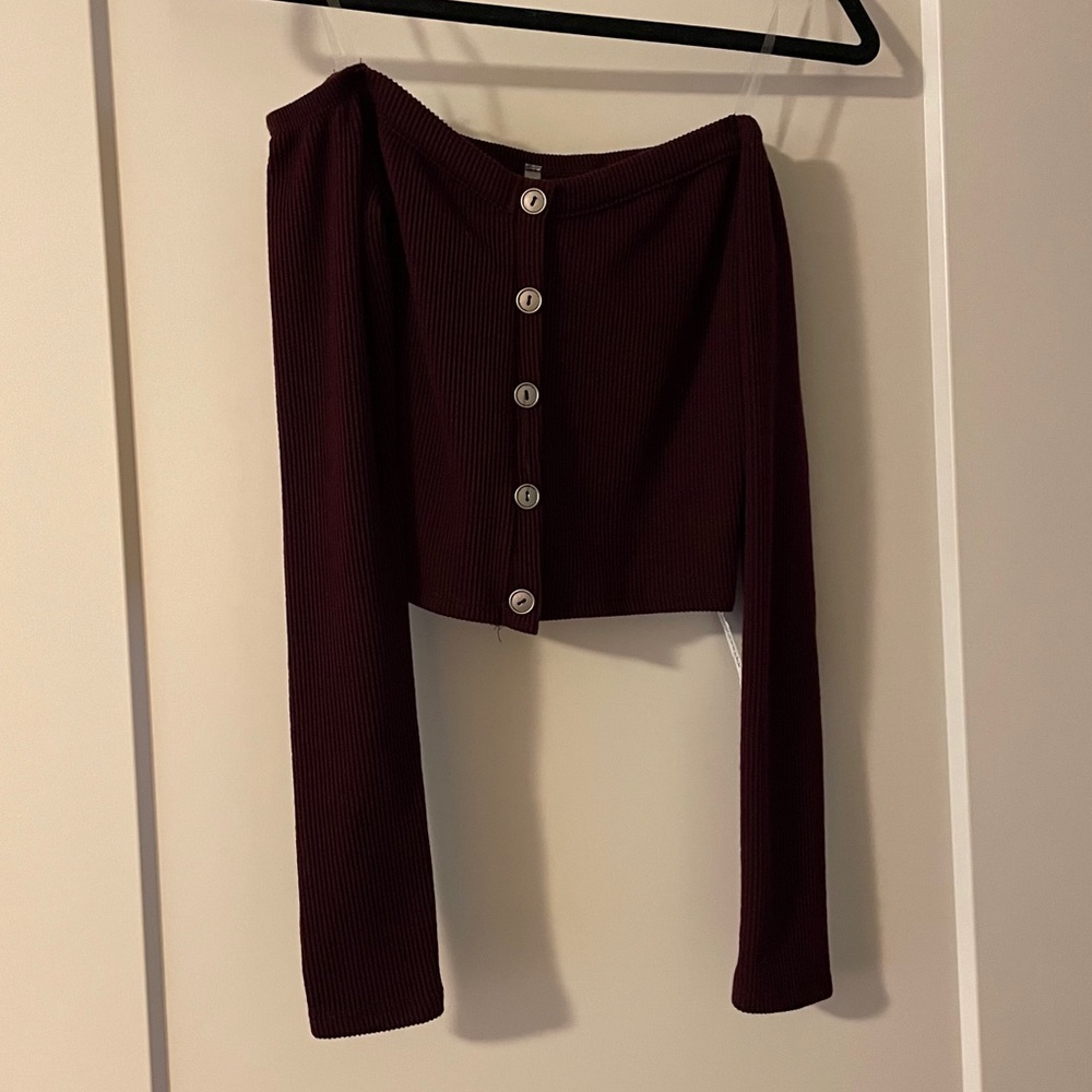 Burgundy long sleeve crop top
